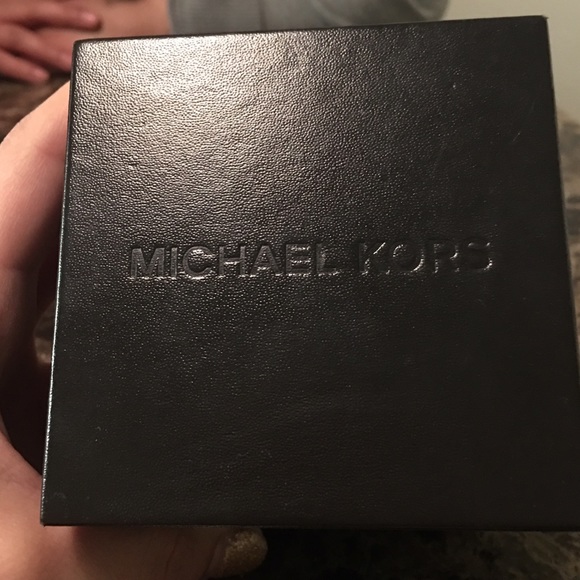 Michael Kors watch never been used watch main image 4