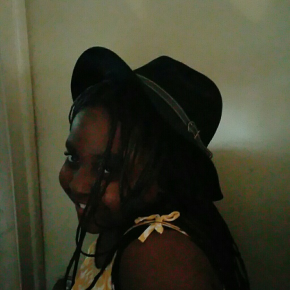Hat - Picture 4 of 4