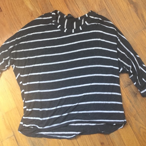 ❌SOLD❌BUY 1 GET 2 FREE❗️Rue 21 gray & white top