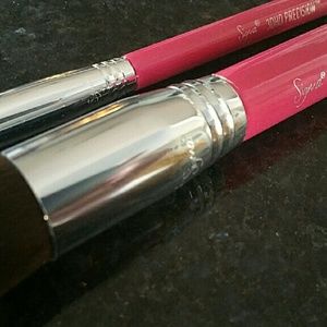 Sigma 3dhd Kabuki and precision brush set.