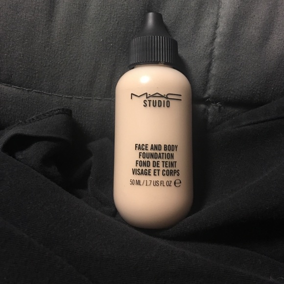MAC face & Body foundation