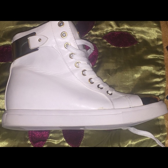 White and gold shoe dazzle shoes