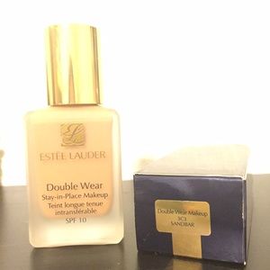 Double wear stay-in-place makeup foundation