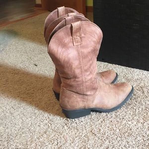 Brown cowgirl boots. Size 8.5. Worn twice