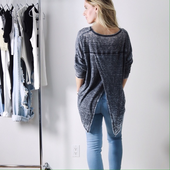 Gray Split Back Top - Picture 3 of 4