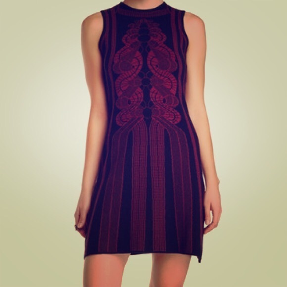 Sleeveless Max Studio