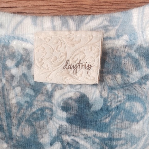 ☮ Daytrip Tee ☮ - Picture 2 of 4
