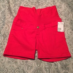 Brand new H+M maternity shorts
