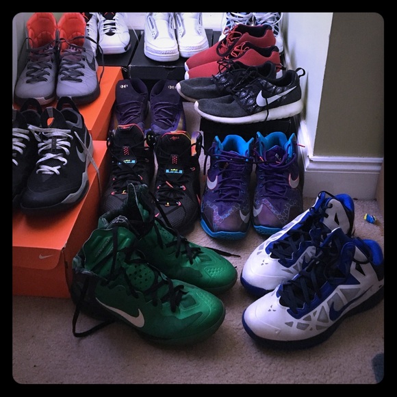 Jordan's lebrons nikes all authentic - Picture 1 of 4