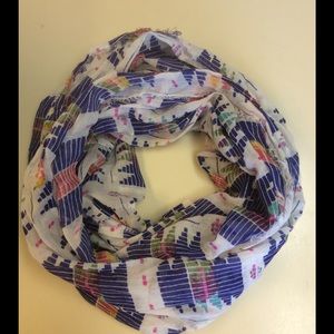 AMERICAN EAGLE INFINITY SCARF NWT