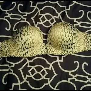 Victoria Secret Bomb Shell Strapless Bra