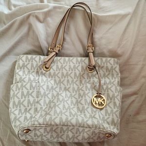 Michael Kors Jet Set Logo Tote in Vanilla