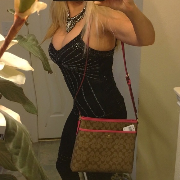 🔴SOLD🔴COACH SIGNATURE FILE CROSS - Picture 2 of 4