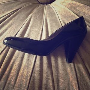8.5 Vince Camuto black closed toe heel