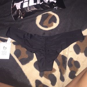 scrunch butt bikini bottoms NWT