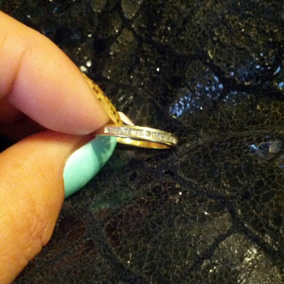 Diamond band 10kt Gold sz 7.5-8