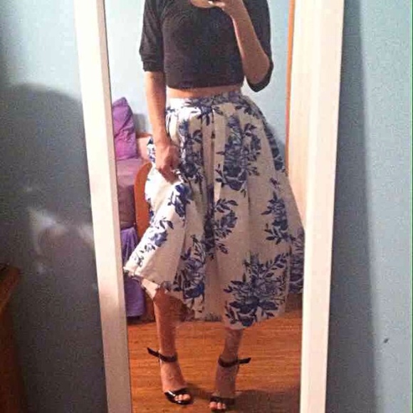 🚫SOLD🚫 High Waisted Vintage Midi - Picture 4 of 4