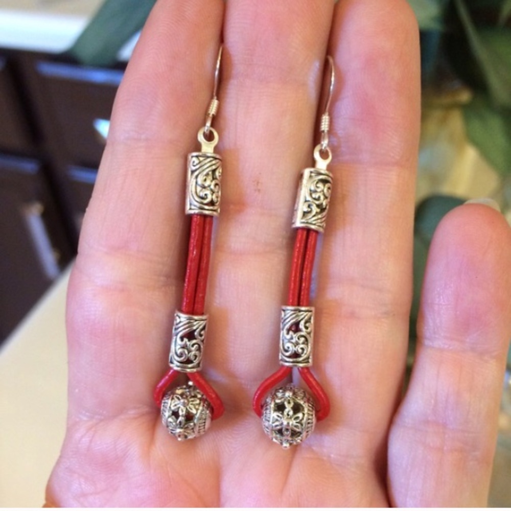 leather and silver earrings - Picture 3 of 3