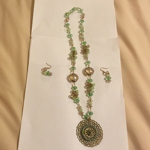 Necklace and earrings hand made with crystal bead