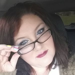 Meet your Posher, Becca