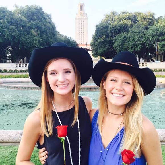 Meet your Posher, Caroline - Picture 1 of 1