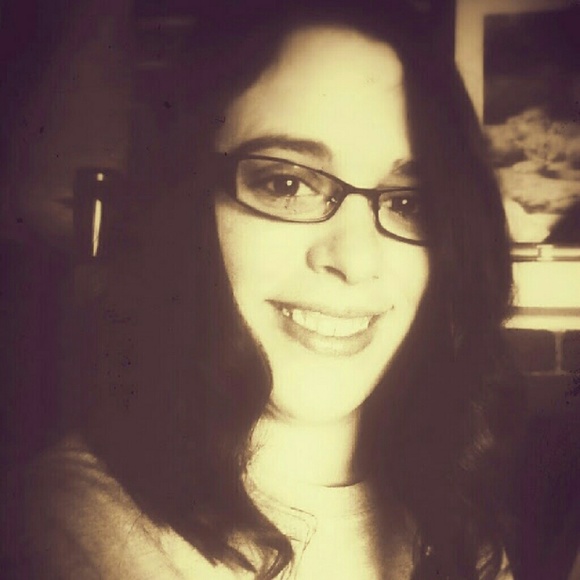 Meet your Posher, Kaylee - Picture 1 of 1