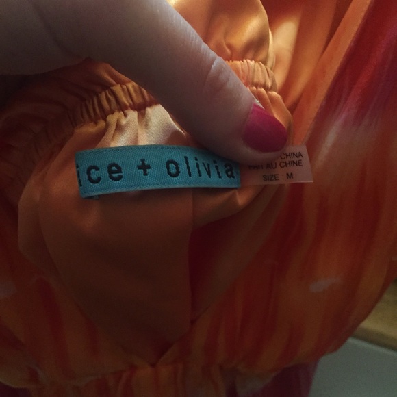 SOLD Alice and Olivia Stunning Silk Top - Picture 3 of 4