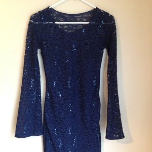 Beautiful size 3, navy blue dress!