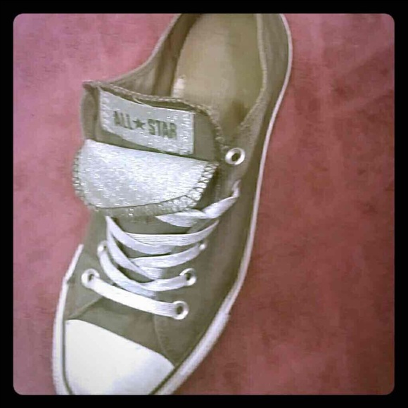 Converse - Picture 2 of 2