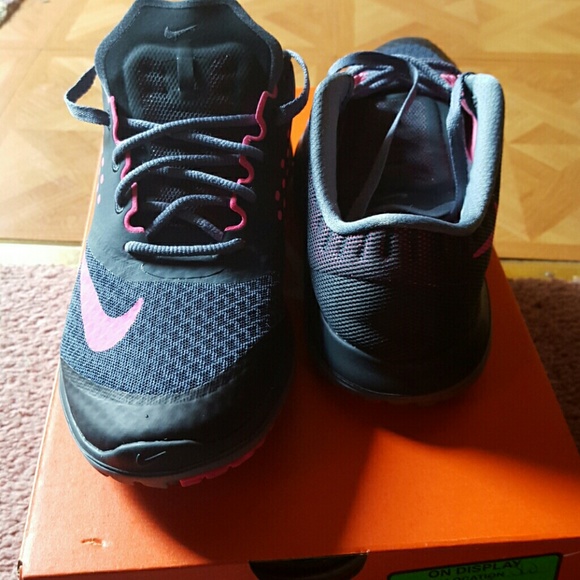 Nike nwb - Picture 1 of 3