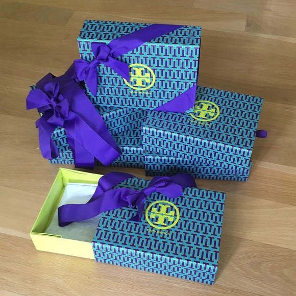 tory burch gift box