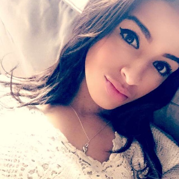 Meet your Posher, Stacia - Picture 2 of 11