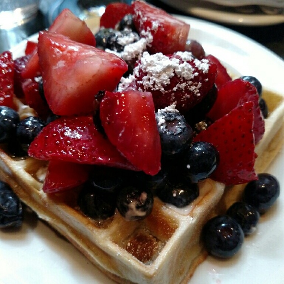 ZOIJOI & The King's Artisans - Picture 3 of 5