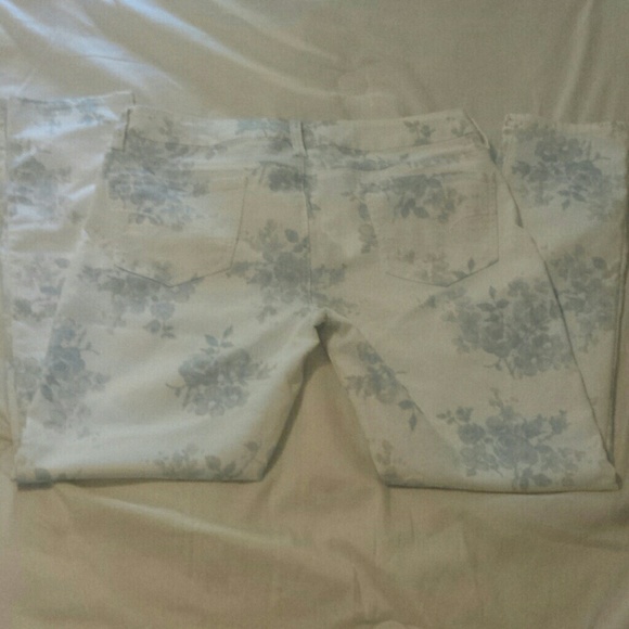 Floral ankle skinny jeans