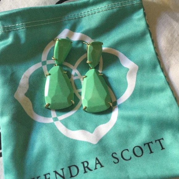 Kendra Scott Katie Earrings