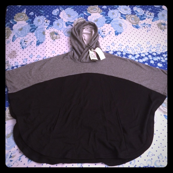 Sweater with short sleeves