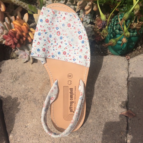 *SOLD* FREE w/purchase JeffreyCampbell Suede Flats - Picture 2 of 4