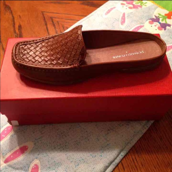 Donald J Pliner  brown dress shoes