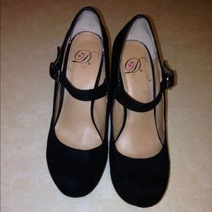 Black Wedges