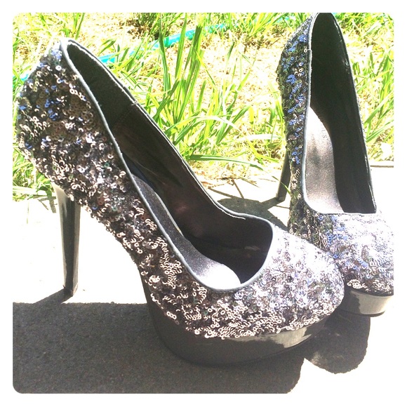 Fabulous sequined heels! Brand new!