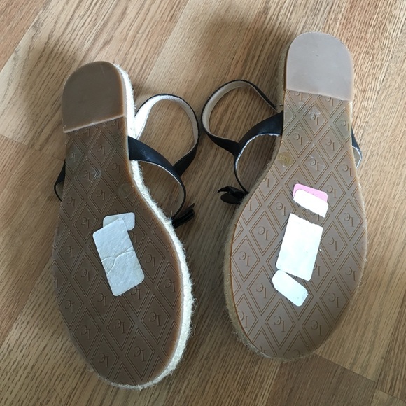 Sandals - Picture 2 of 4