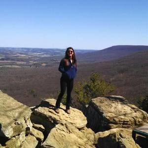 Meet your Posher, Olivia