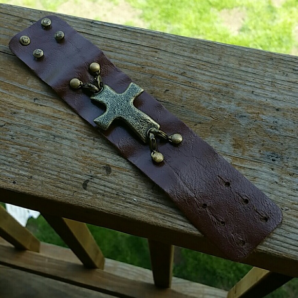 Lenny and Eva leather bracelet and cross