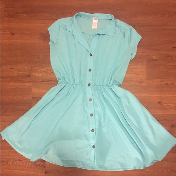 Blue/teal button down dress with pockets.