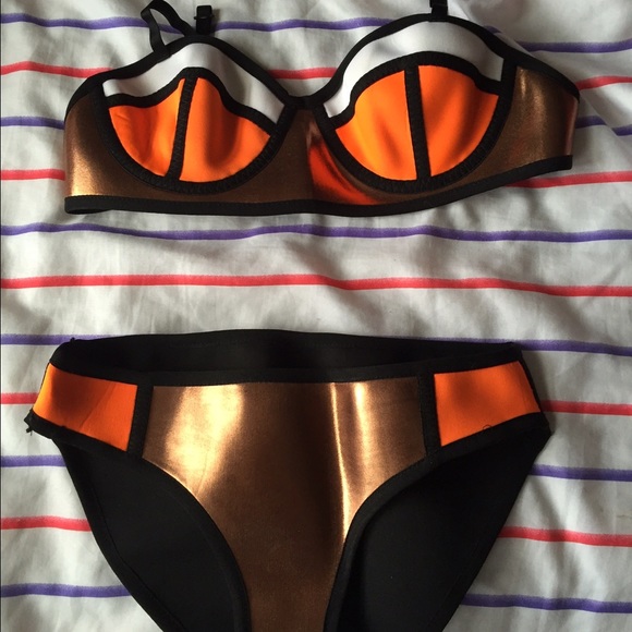 ‼️sold on Ⓜ️erc‼️Gold and orange neoprene bikini