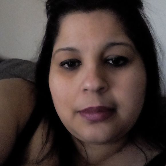 Meet your Posher, Iris - Picture 1 of 1