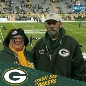 Meet your Posher, Lois