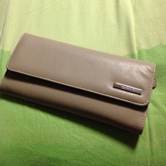 Kenneth Cole Reaction wallet