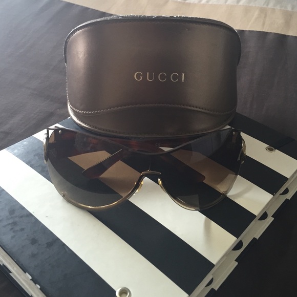 Gucci Sunglasses w/ case