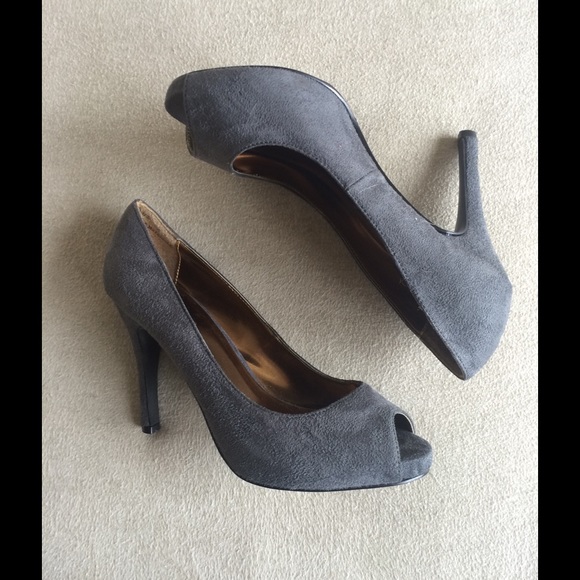 Charlotte Russe gray peep toe heel